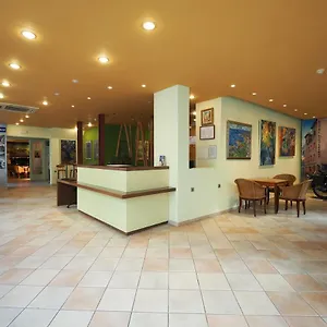 hotel-montserrat-sitges.catalonia-hotels.com/